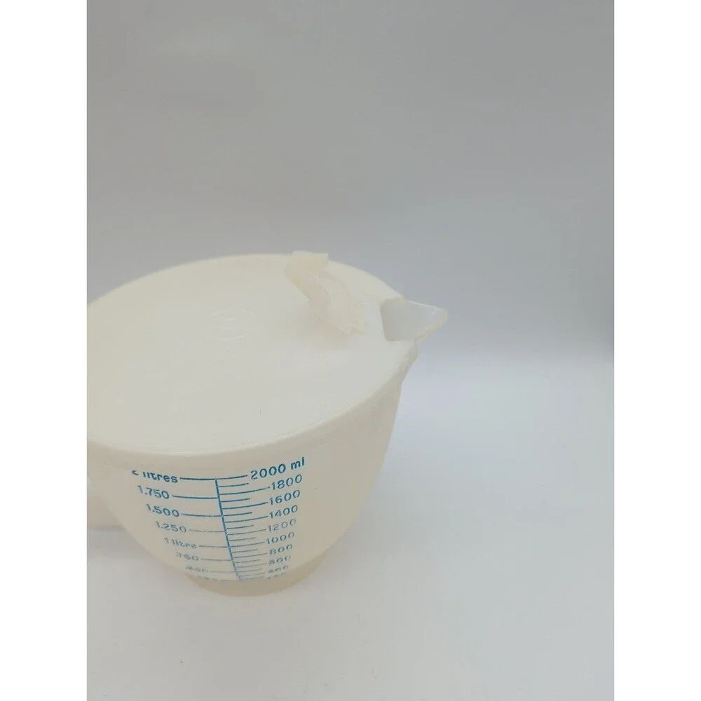 Vintage Tupperware 8 Cup Liquid Measuring Pitcher Mix N Store 500-9 With Lid